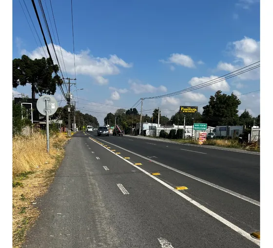 Arriendo Local Comercial A 500m Cruce Cerro Colorado. 