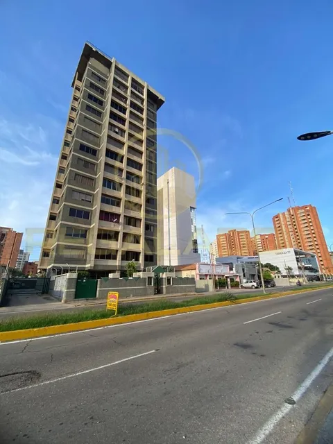 Av-1392 Zona Norte Apartamento Edificio Alcazar Suite 5 De Julio