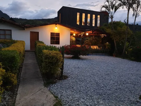 Hermosa Finca Modernizada Y Renovada En El Pueblo De Jardín, Antioquia, Colombia.