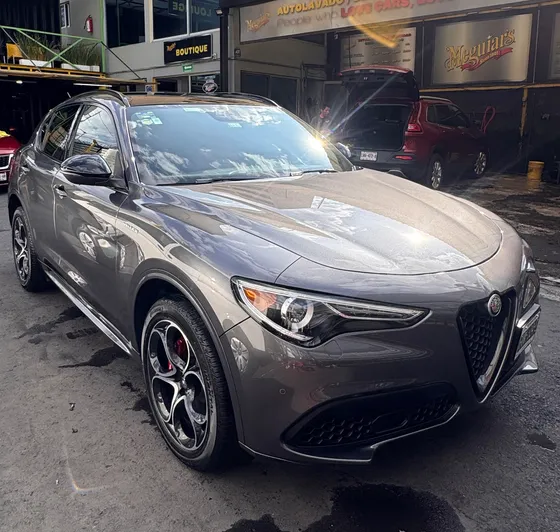Alfa Romeo Stelvio 2.0l L4 Turbo Veloce Awd