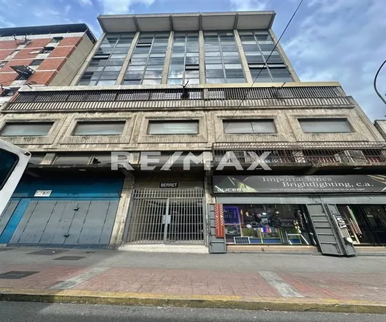  Oficina En Alquiler Compartido (diagonal Al Teatro Nacional)