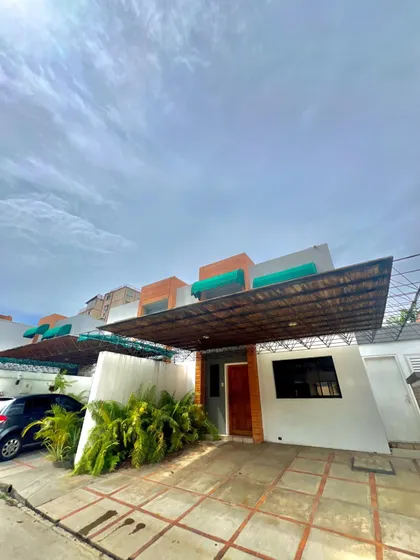 Townhouse En Res. Villas Prado Alto Cod. Indith-112