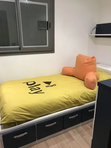 Rento Pequeña Habitación Amoblada, Cerca Ciudad Banesco, Excelente Acceso Al Transporte, Abosuta Tranquilidad.