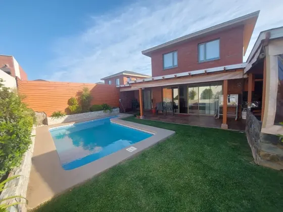 Oportunidad Hermosa Casa Modelo Quillay Valle Araucarias