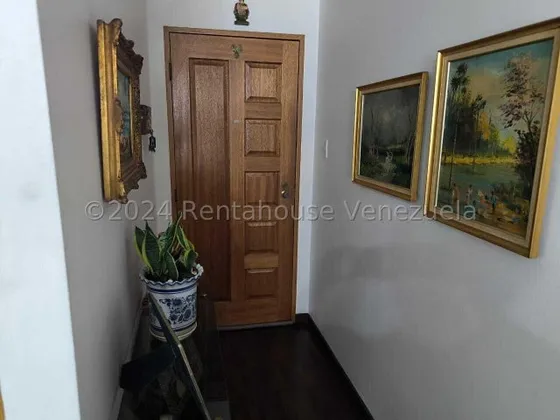Bello Apartamento De 78mts2, En Venta En La Trinidad, Mls 24-23001, Isabel Salon.