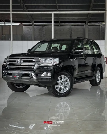 Toyota Land Cruiser 200 Gxr