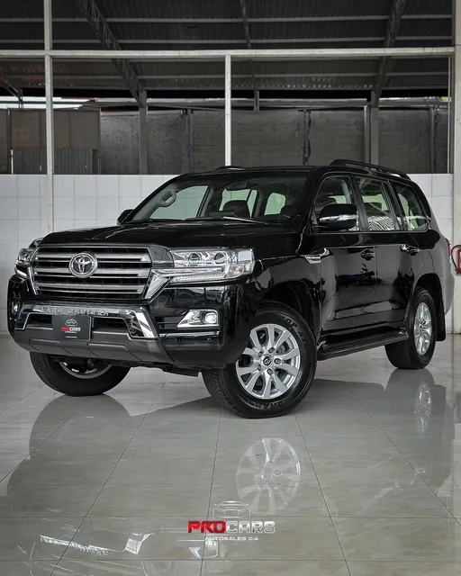 Toyota Land Cruiser 200 Gxr