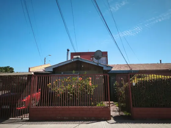 Se Vende Amplia Y Centrica Casa Poblacion Fray Jorge-ovalle