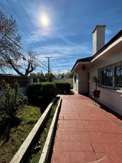 Casa De Un Nivel En Villa Alemana Central