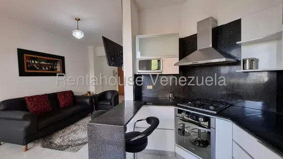  Acogedor Y Moderno Apto. Ubicado En El Parral. Consta De 99mts2, 3 Habitaciones, 2 Baños Completos, Sala-comedor, Cocina Y Área De Lavandería, Con Una Magnifica Vista Desde Su Balcón