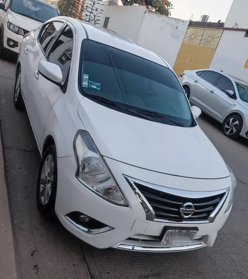 Nissan Versa 1.6 Advance Mt