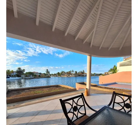 Hermosa Casa En Las Villas Lechería 
