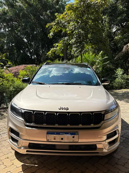 Jeep Commander 2.0 Overland 4x4 Aut. 5p