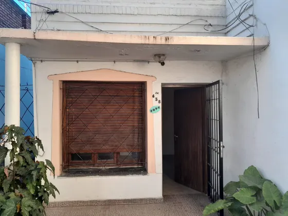 Casa Para Dos Familias, Mas Local. Ideal Inversion. Con Rentas 