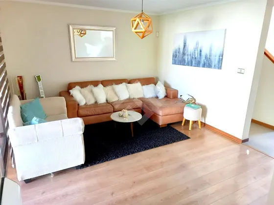 Casa En Venta De 3 Dorm. En Colina