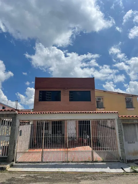 Angelica Rivas Vende Apto Quinta En Sabana Larga, Valencia