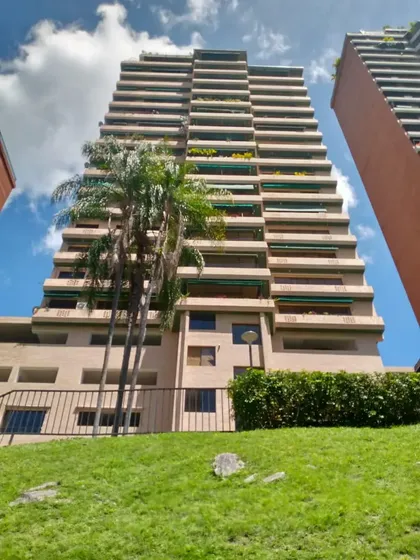 Se Vende Apartamento En Res Isla Coral, Urb El Parral. Lm