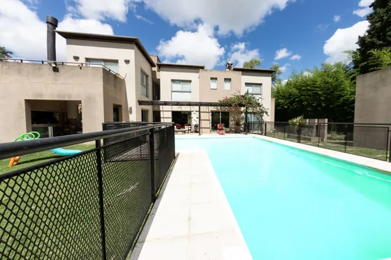Venta Casa 5 Ambientes Con Pileta El Paraiso Country Club