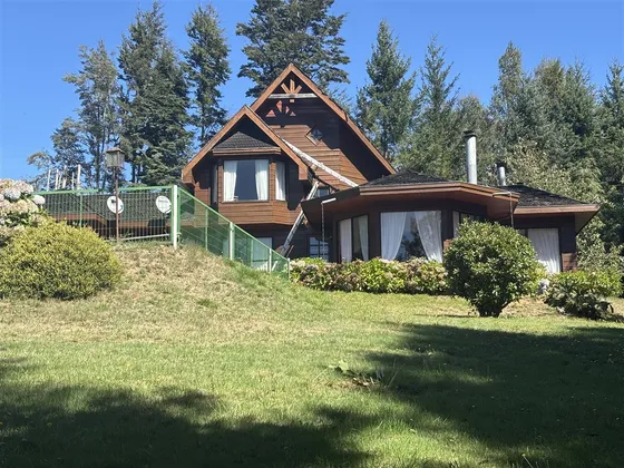 Casa En Venta Club De Campo Los Riscos, Pucón