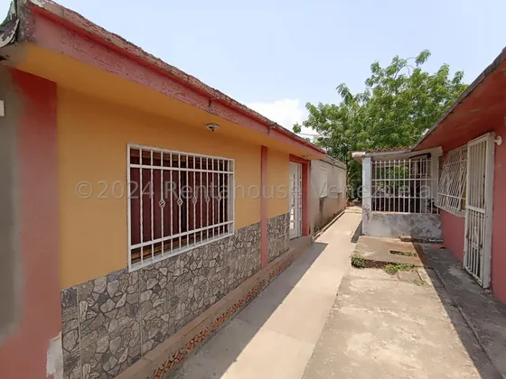 Jip 25-12811. Rent-a-house Vende Casa De 93 Mts2, Remodelada Y Con Bases Para Ampliación Y Remodelar A Su Gusto. Conectada A Pozo, Tanque Subterráneo. Urb. Prados La Encrucijada, Cagua