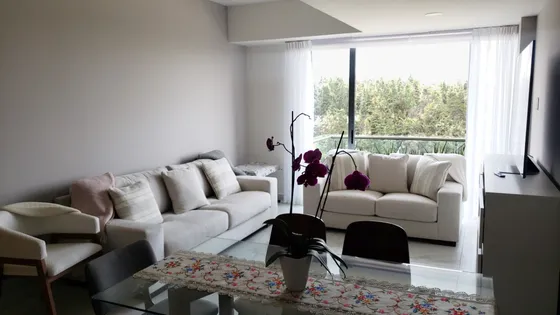 Departamento Como Nuevo, Amplio Y Acogedor Con Vista Arbolada ¡listo Para Estrenar!  