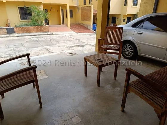 Rz Vende ¡la Casa Tipo Th De Tus Sueños Te Espera! Contáctanos Para Programar Una Visita Y Descubrir Todos Los Encantos De Esta Maravillosa Propiedad. ¡no Te Arrepentirás! 25-8277 Jun17