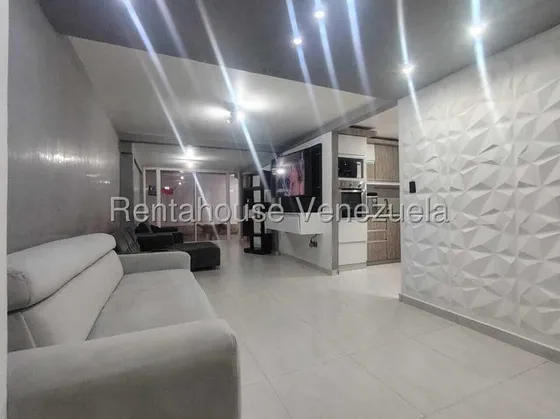 Maribel Morillo Asesor Inmobiliario De Rentahouse Vende Moderno Y Bello Townhouse; Posee 4 Hab. Y 3 Baños; Conjunto Con Vigilancia; La Mora Cabudare Lara