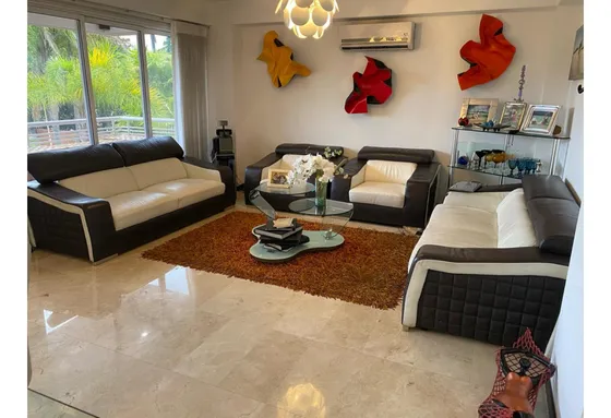 Se Vende / Alquila Apto 240 M2 4h/5/3p Urb. Los Chorros 2799
