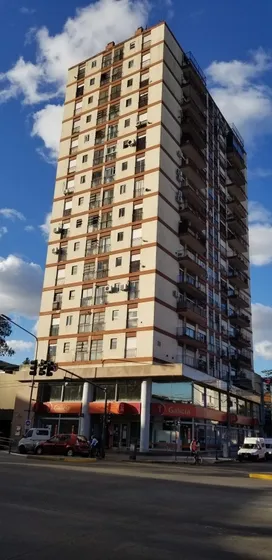 Cochera Cubierta En Vicente López 