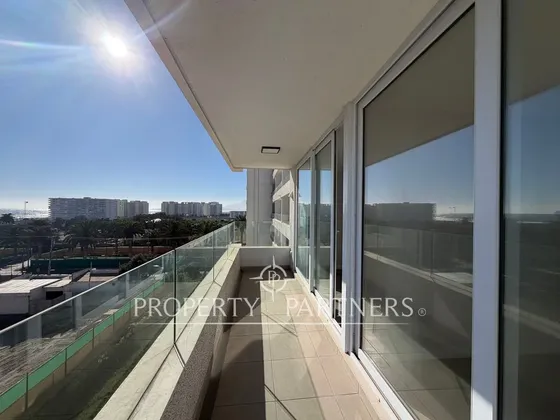 Arriendo Moderno Departamento En Condominio Puerto...