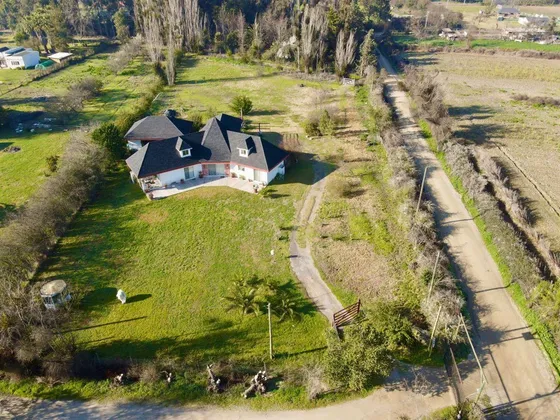 Casa En Venta De 5 Dorm. En Melipilla