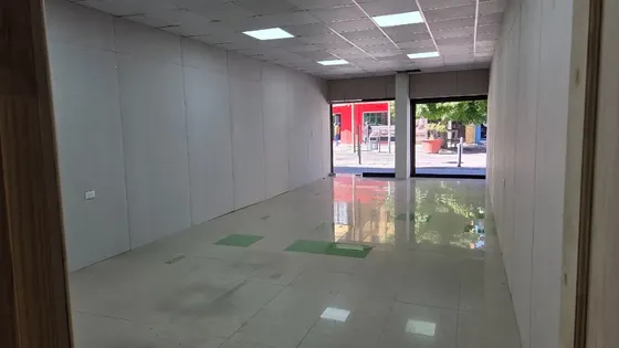 Local 49,5 M² En Barros Arana, Alto Flujo Comercial