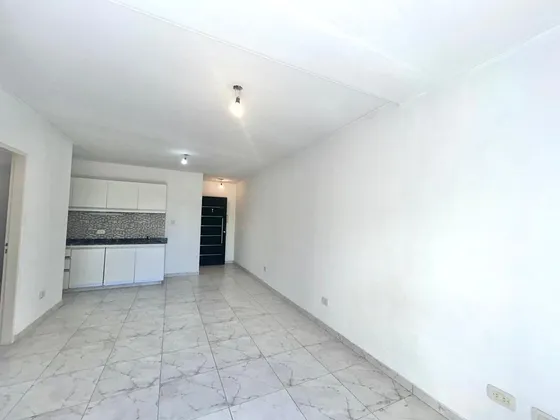 Venta De Monoambiente Con Balcón En San Miguel- Apto Crédito