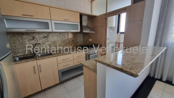 Maribel Morillo Asesor Inmobiliario De Rentahouse Vende Hermoso Y Moderno Apartamento; Conectado A Planta Electrica; Posee 2 Hab. Y 2 Baños; Cocina Moderna; Cercano Al C.c. Sambil; Este De Barquisimet