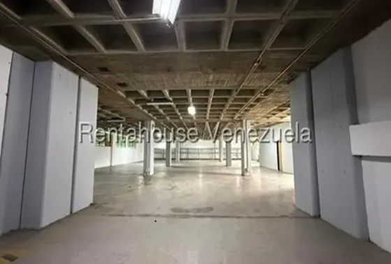 Alquiler De Galpon - Deposito \ Los Ruices Sur Mg 7-284