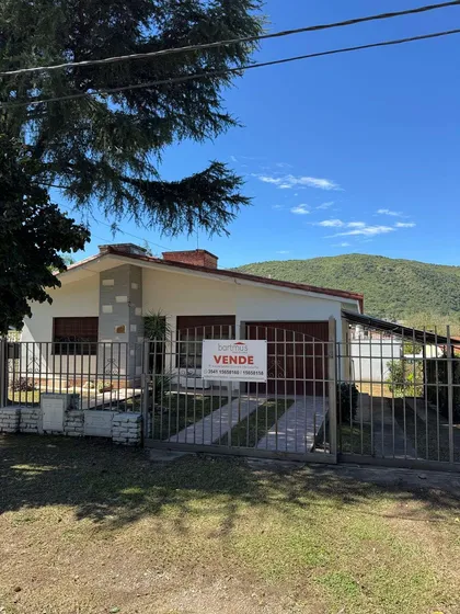 Casa Apta A Créditos  3 Dormitorios  - 2 Baños - Garage - Patio A 15 Cuadras Del Centro Villa Carlos Paz