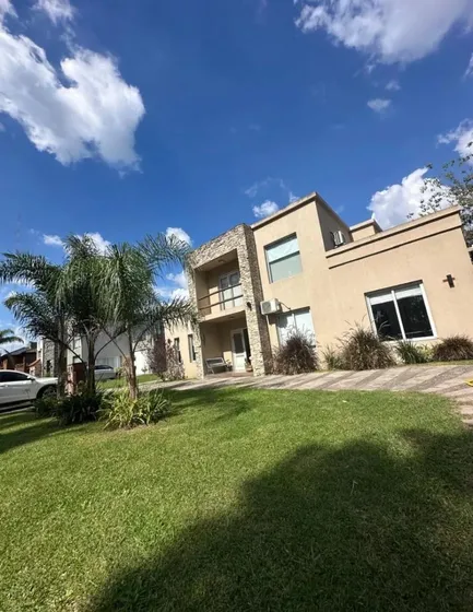 Casa 6 Ambientes  Pileta Climatizada En  Country Altos Del Sol 