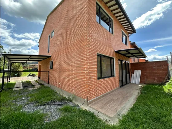 En Arrriendo Casa Para Estrenar En Unidad Cerrada En El Retiro