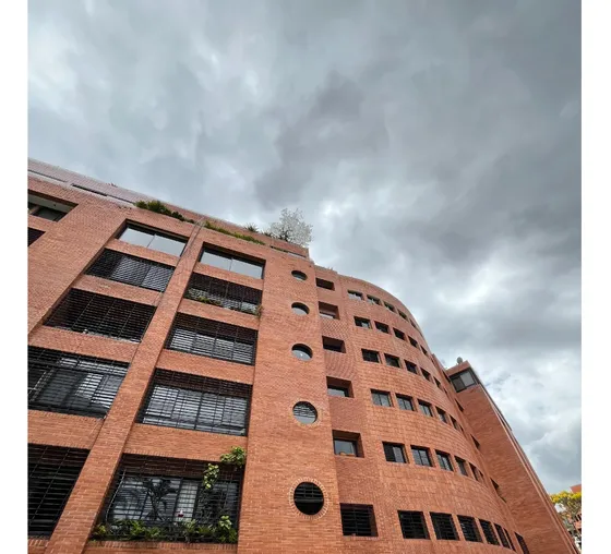 En Alquiler Amplio Apartamento De 310m2 En Sebucan Con Pozo Piscina Y Plantae 