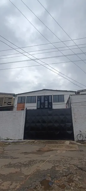 Leandro Araque Inzitu Realtors  Alquila Galpón En La Zona Industrial La Guacamaya  Valencia Estado Carabobo   Paralelo A La Avenida Lisandro Alvarado.   - 672 M².