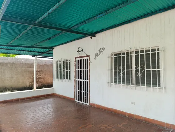 Casa De Amplio Metraje, Cerca De La Playa Piritu