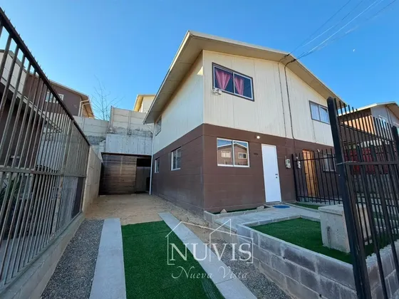 Casa En Venta De 2 Dorm. En Villa Alemana