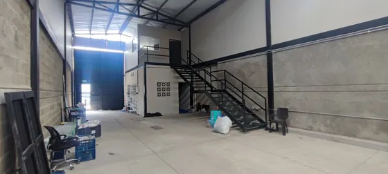 Bodega 250m2 Barrio Miranda