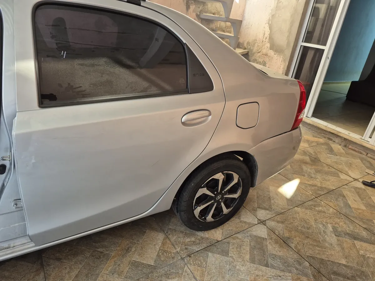 Toyota Etios Sedán 2018 1.5 16v X 4p — foto 2