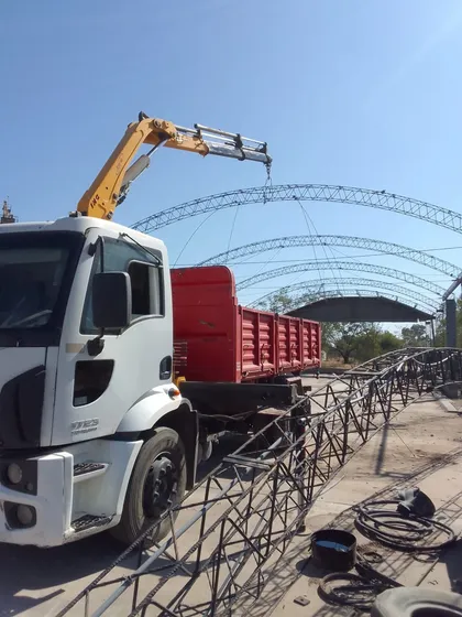 Fordcargo 1723/43 Aut4x2 +bivuelco Petinari + Grua Ing10500c