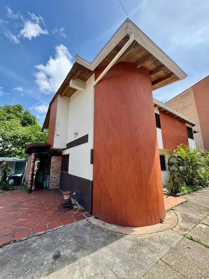 Se Vende Casa En El Sector Lo Kioskos , Calle Las Delicias