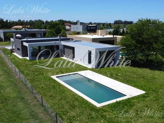 Casa En Venta En Fincas Del Alba Canning