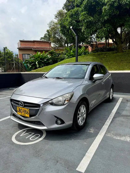Mazda 2 Touring + Carplay