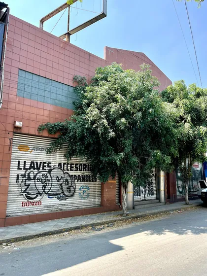 Gran Local / Bodega En Venta Sobre Periférico!