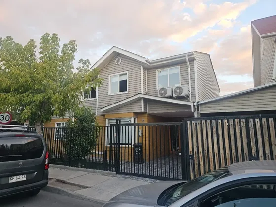 ** Casa 5d-3b, Condominio Cerrado, Puente Alto **